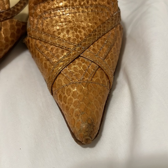 Over the shoulder Bebe Bag & Gorgeous Bebe leatherkitten heels size 8.5 - - Picture 4 of 13